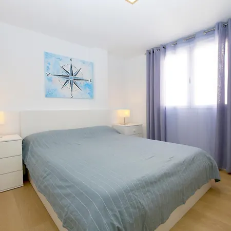 Centre Beachfront Rossi Εστεπόνα