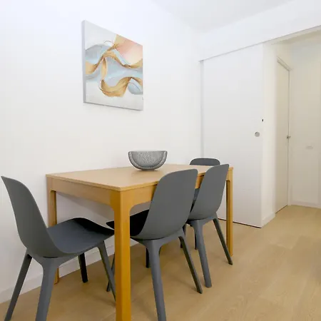 Centre Beachfront Rossi Апартаменти *