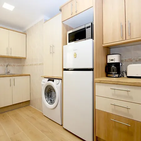 Апартаменти Centre Beachfront Rossi