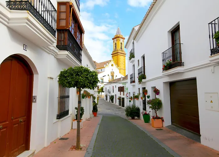 Centre Beachfront Rossi * Estepona
