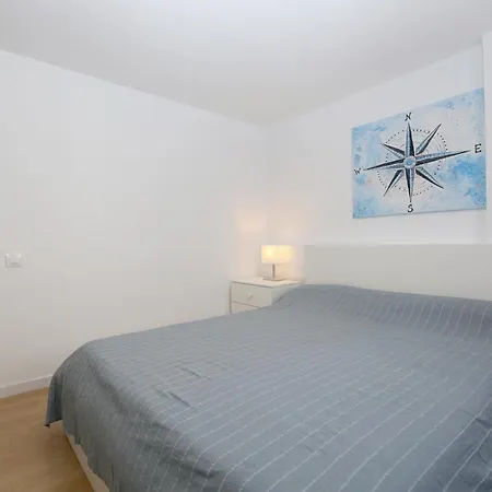 Centre Beachfront Rossi