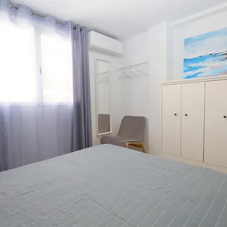 Centre Beachfront Rossi Appartement *