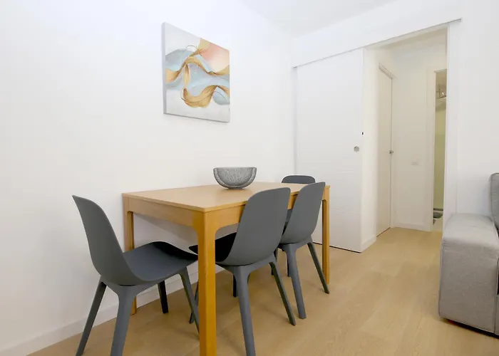 Centre Beachfront Rossi Апартаменты *