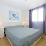 Centre Beachfront Rossi Εστεπόνα
